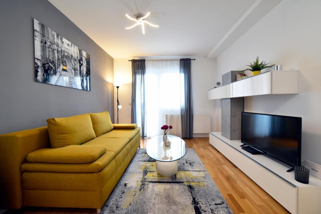 First Class Apartment, Free Parking Zagabria Esterno foto