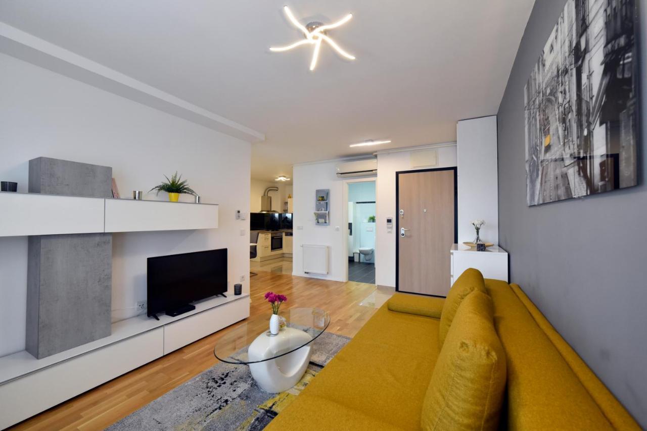 First Class Apartment, Free Parking Zagabria Esterno foto