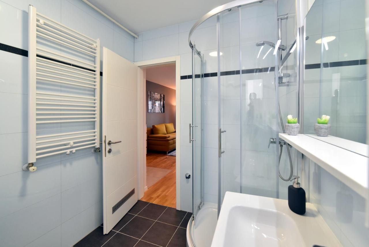 First Class Apartment, Free Parking Zagabria Esterno foto
